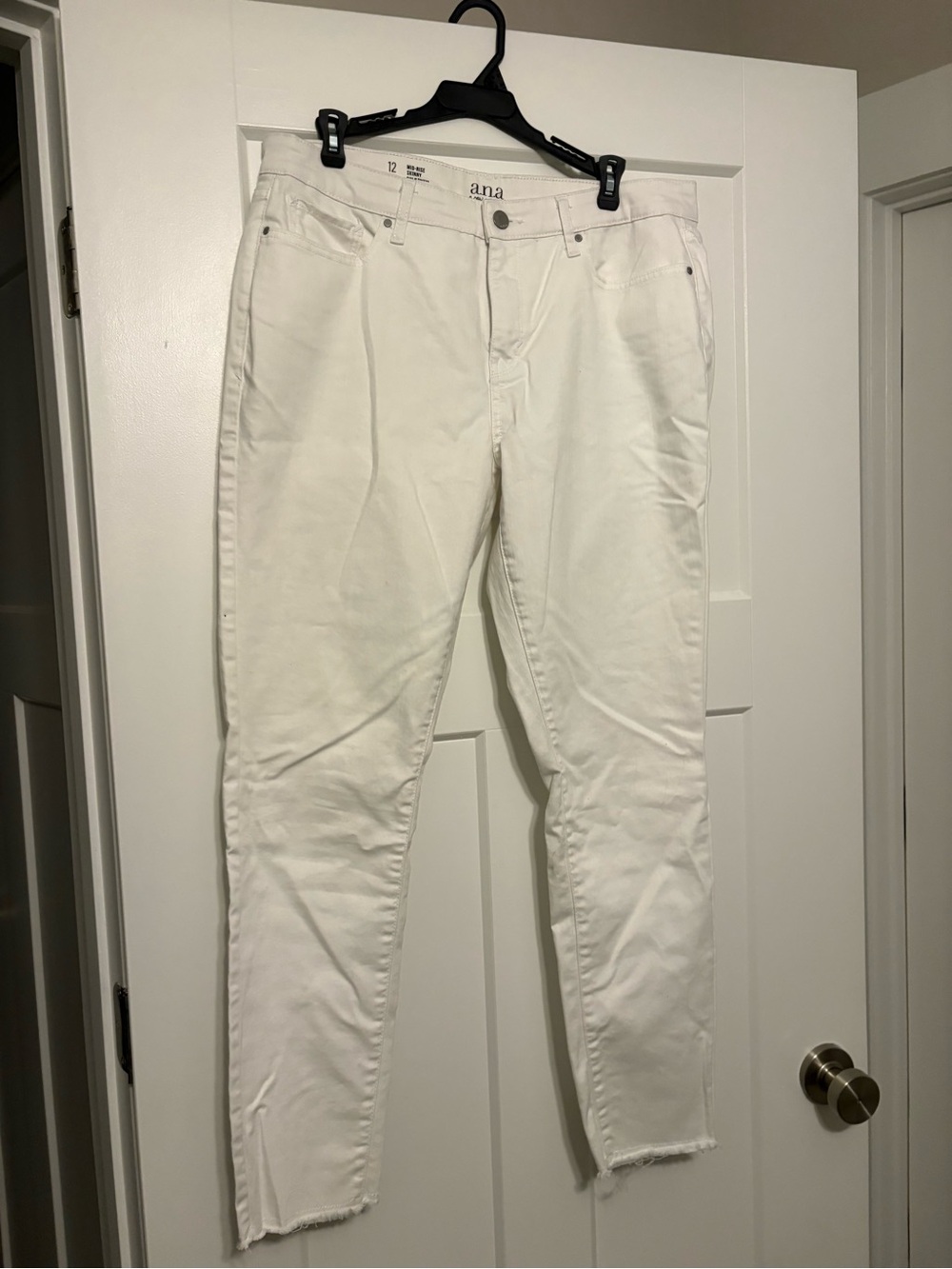 a.n.a White Slim Ankle Jeans